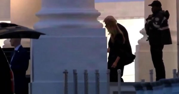 美国白宫记者晚宴发生枪击事件 枪手身亡