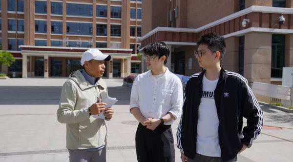 国网上海电力赴青海开展“沪上梅朵-玛多少年探上海”暖心交流活动