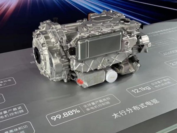 220km/h爆胎都不失控？这才是电车该卷的方向